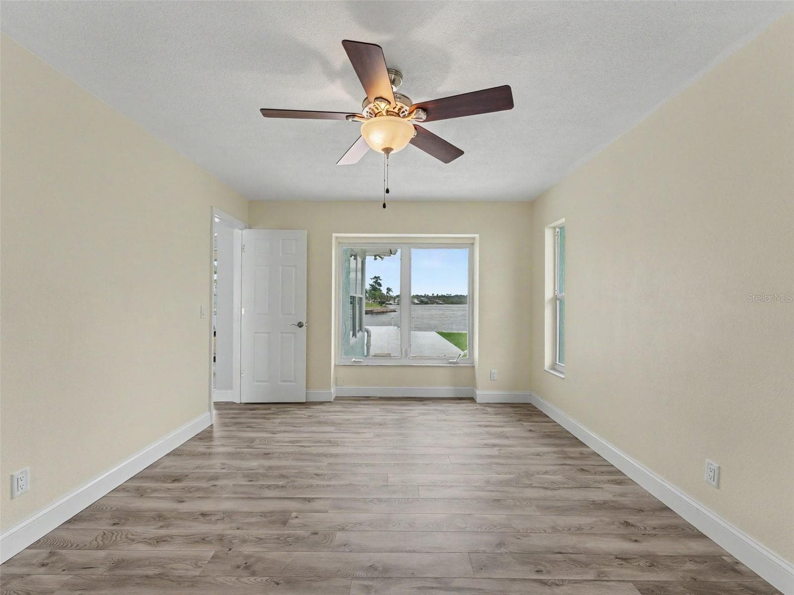 4956 GALLEON COURT — photo 27 of 37