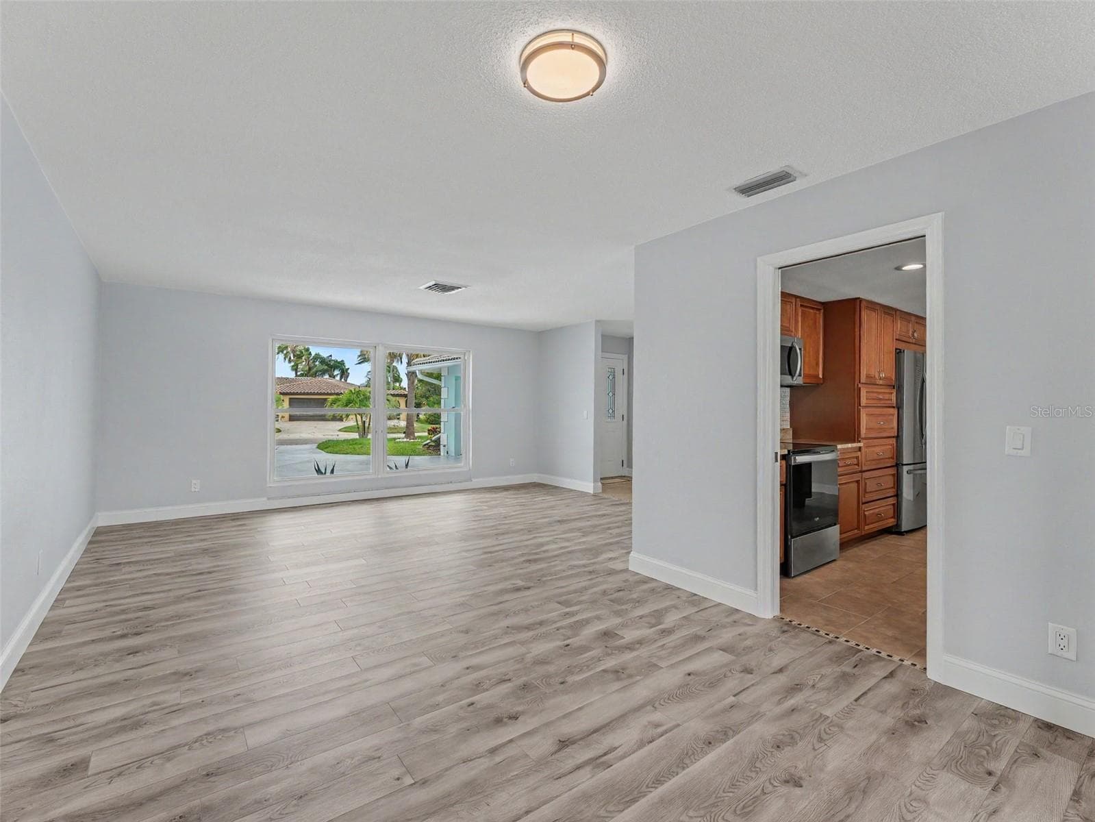 4956 GALLEON COURT — photo 12 of 37