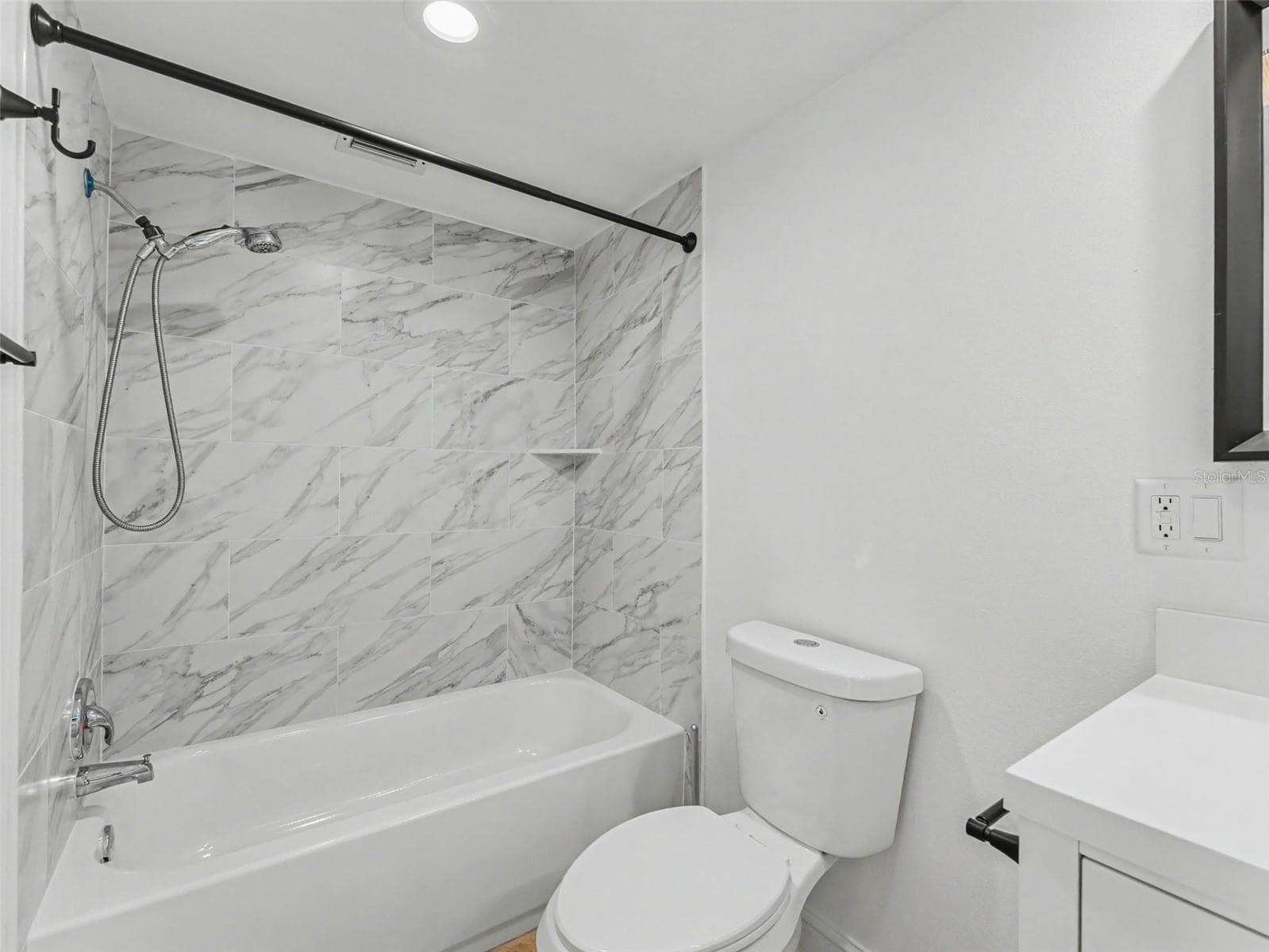 4956 GALLEON COURT — photo 19 of 37