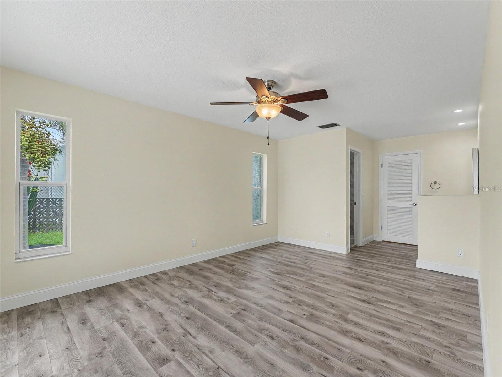 4956 GALLEON COURT — photo 25 of 37