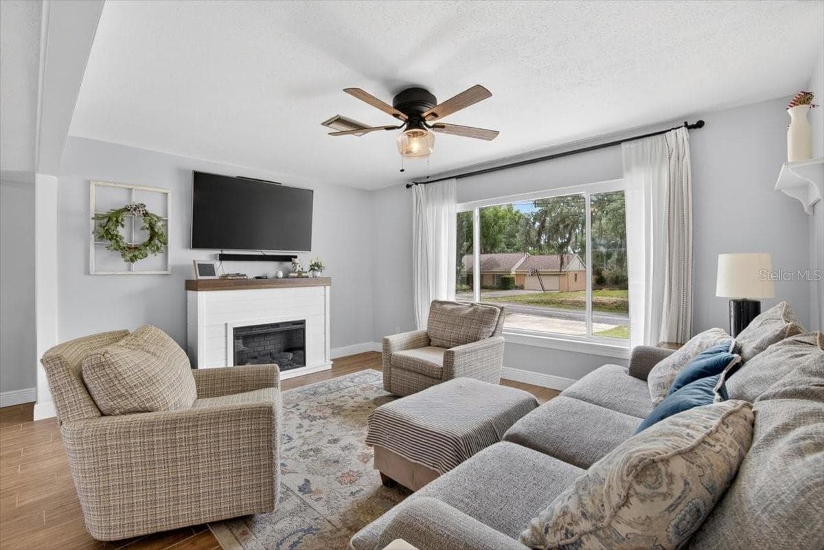 115 BRENTRIDGE DRIVE — photo 16 of 55
