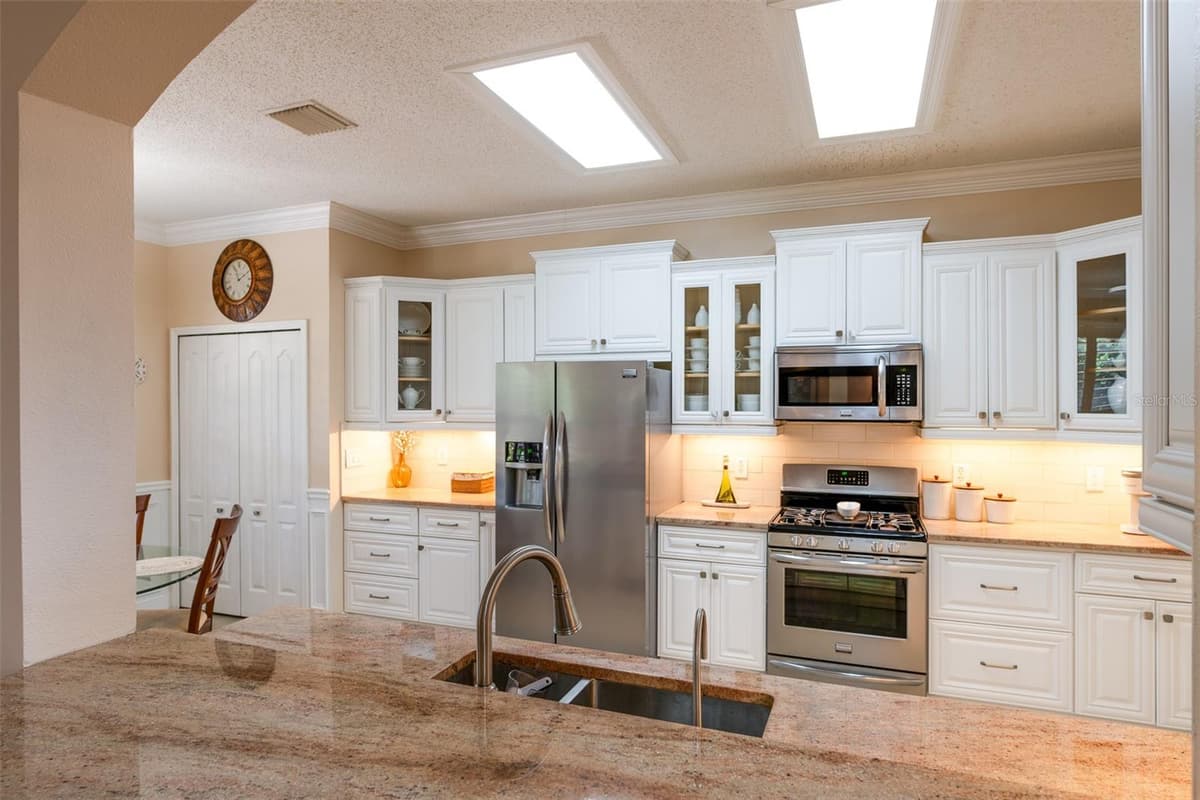 10755 NORTHRIDGE COURT — photo 12 of 67
