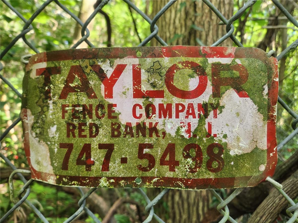 1985 97TH STREED ROAD — photo 46 of 49