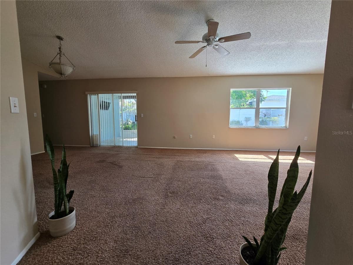 9836 MOREHEAD LANE — photo 4 of 56