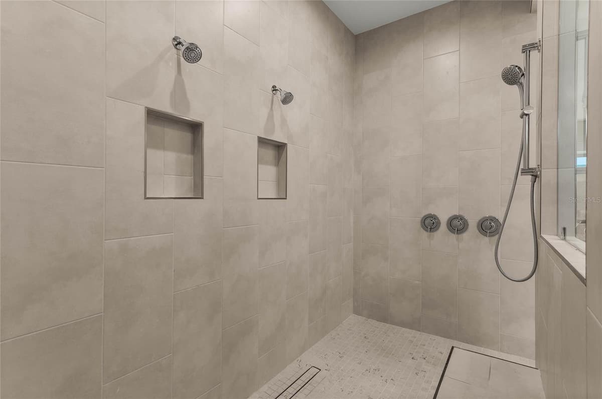 1605 MANOR WOODS WAY — photo 20 of 41