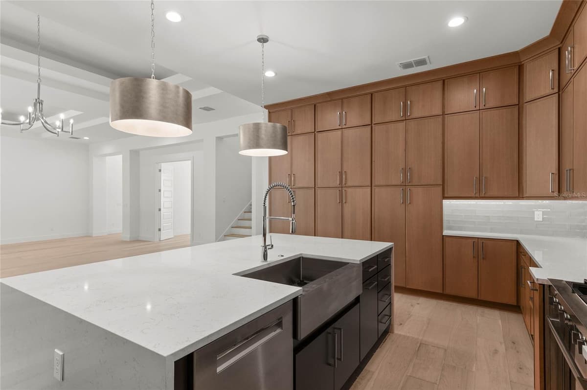 1605 MANOR WOODS WAY — photo 10 of 41