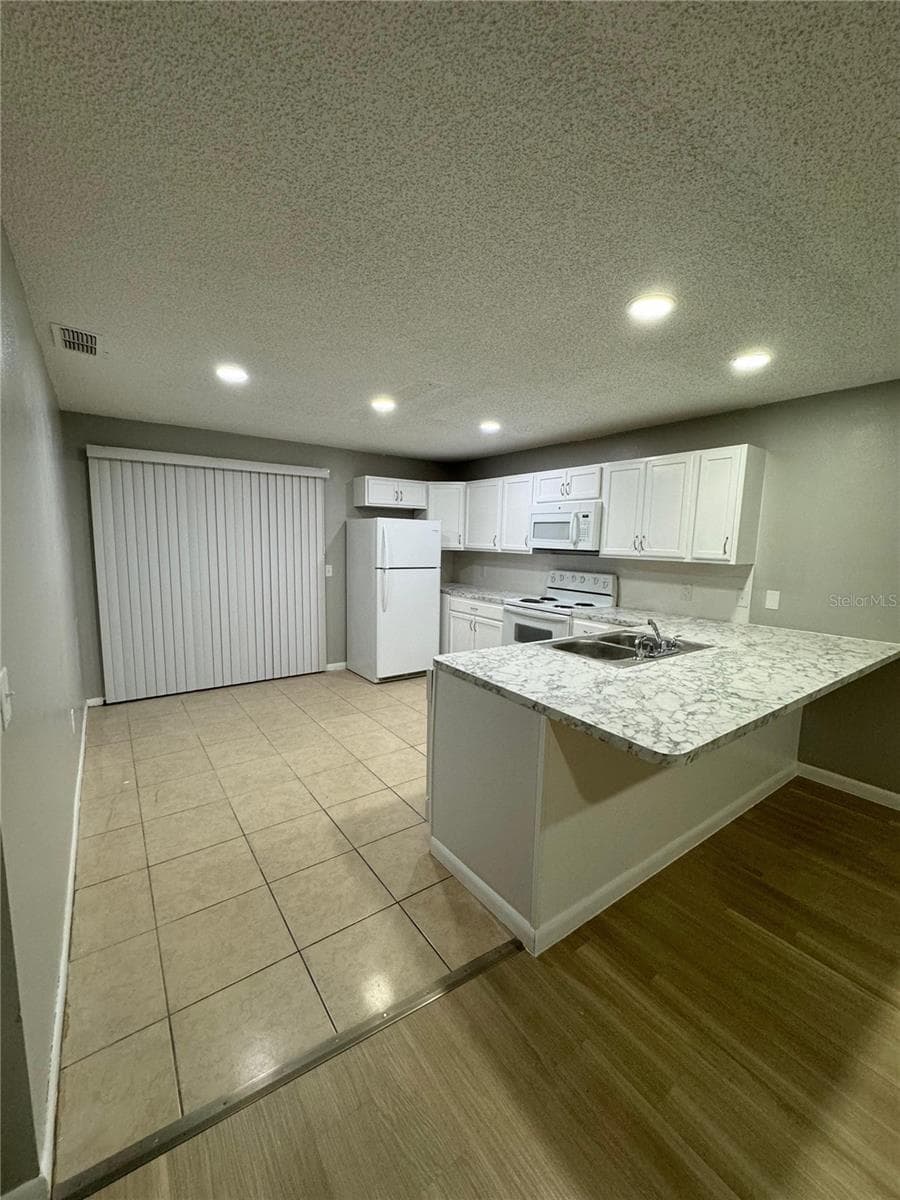 2526 ELM AVE — photo 4 of 8
