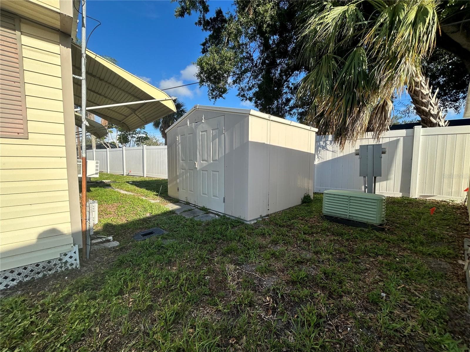 12674 SEMINOLE BOULEVARD — photo 9 of 39