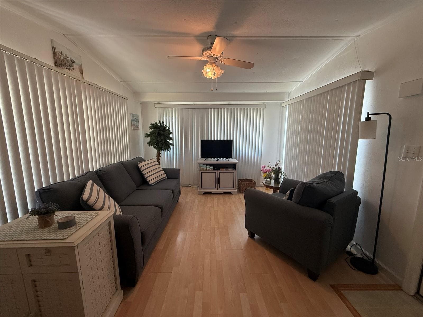 12674 SEMINOLE BOULEVARD — photo 13 of 39