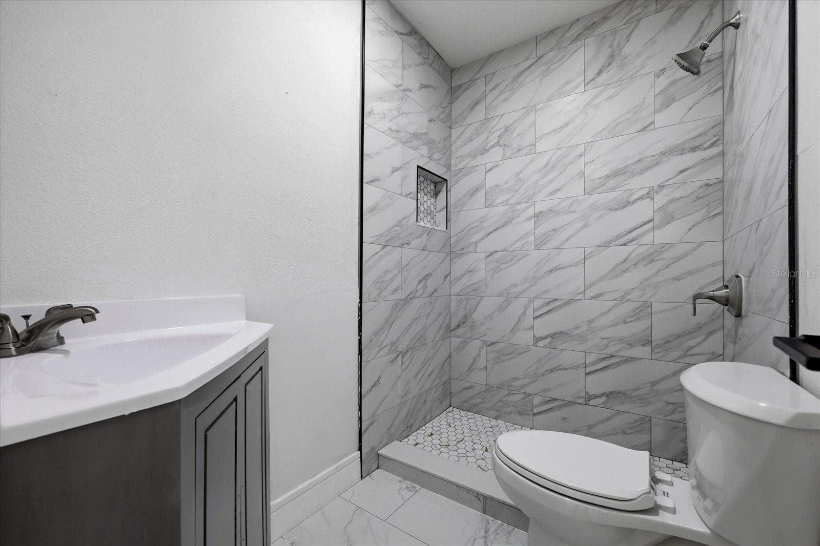 3304 KING RICHARD COURT — photo 35 of 46