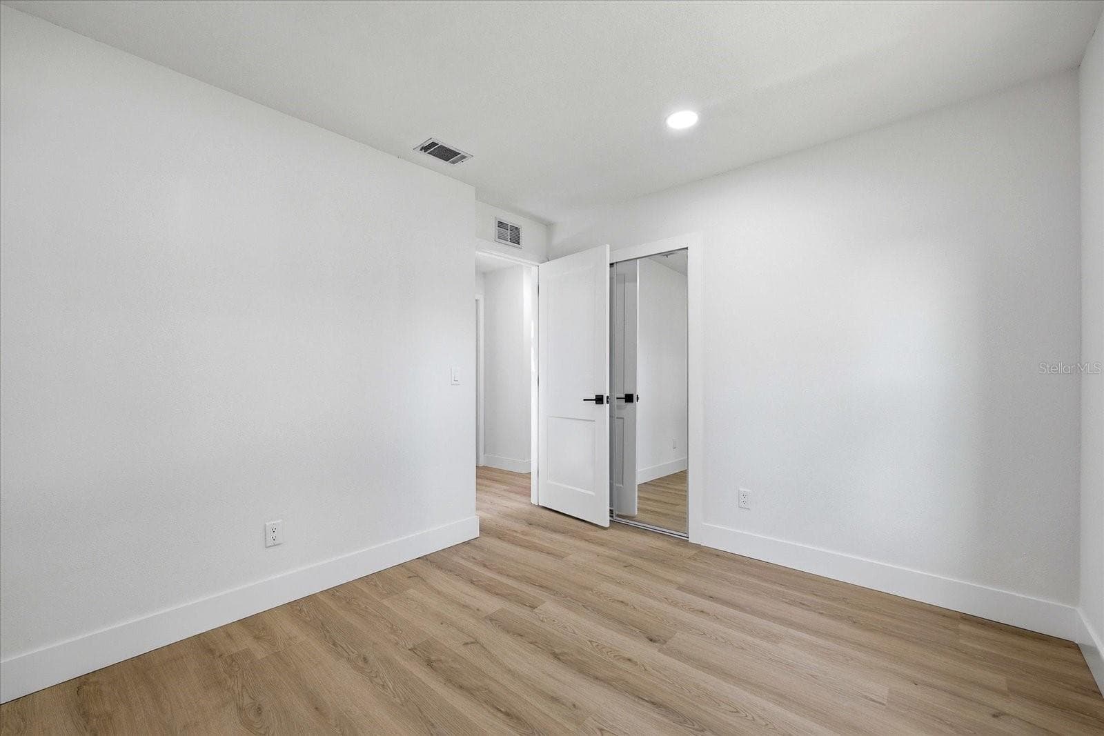 3304 KING RICHARD COURT — photo 20 of 46