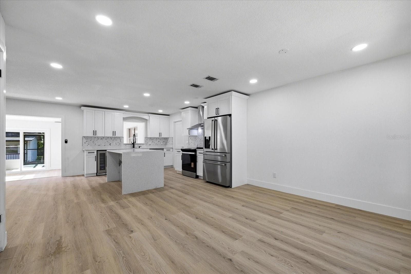 3304 KING RICHARD COURT — photo 5 of 46