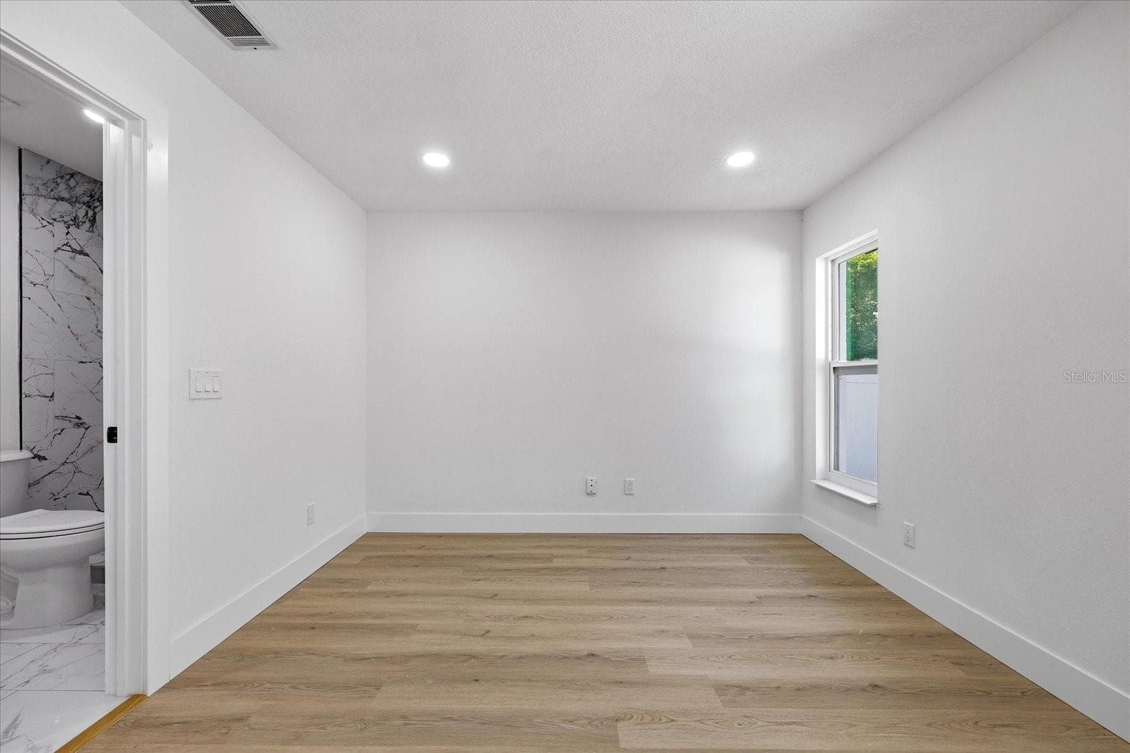 3304 KING RICHARD COURT — photo 23 of 46
