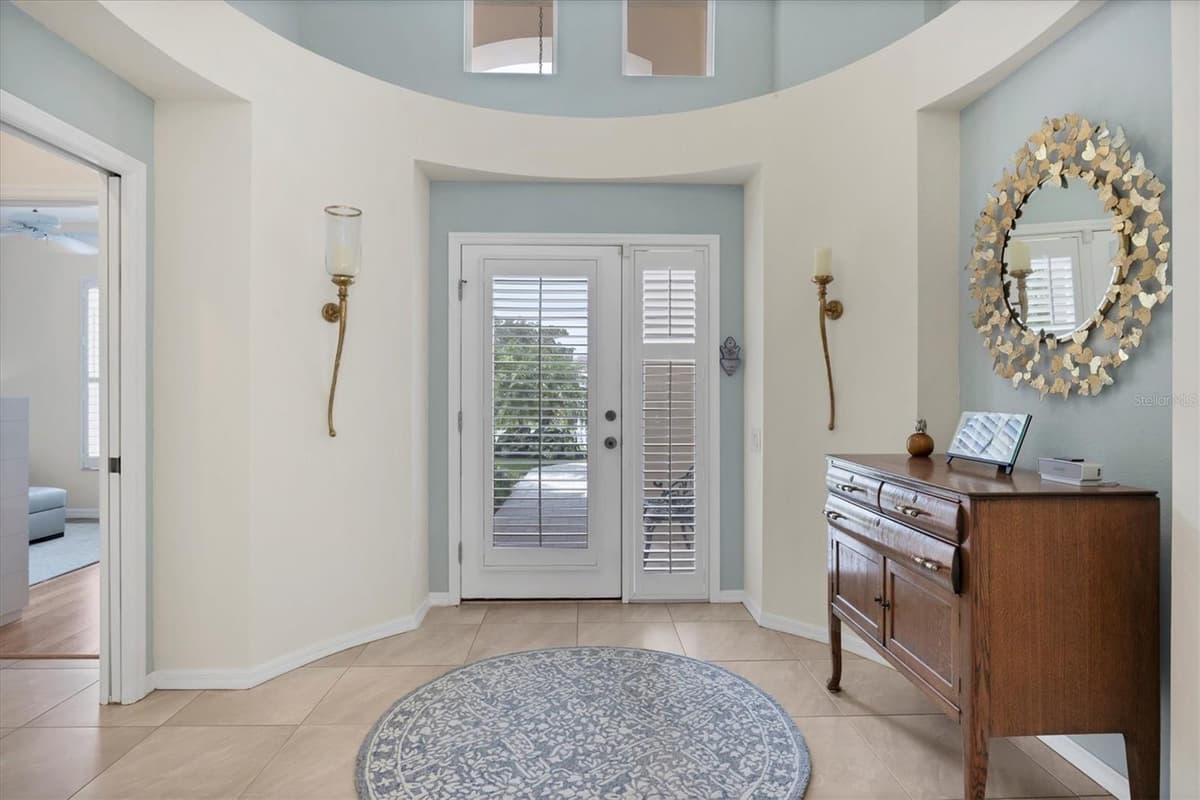 7916 HAMPTON COURT — photo 4 of 65