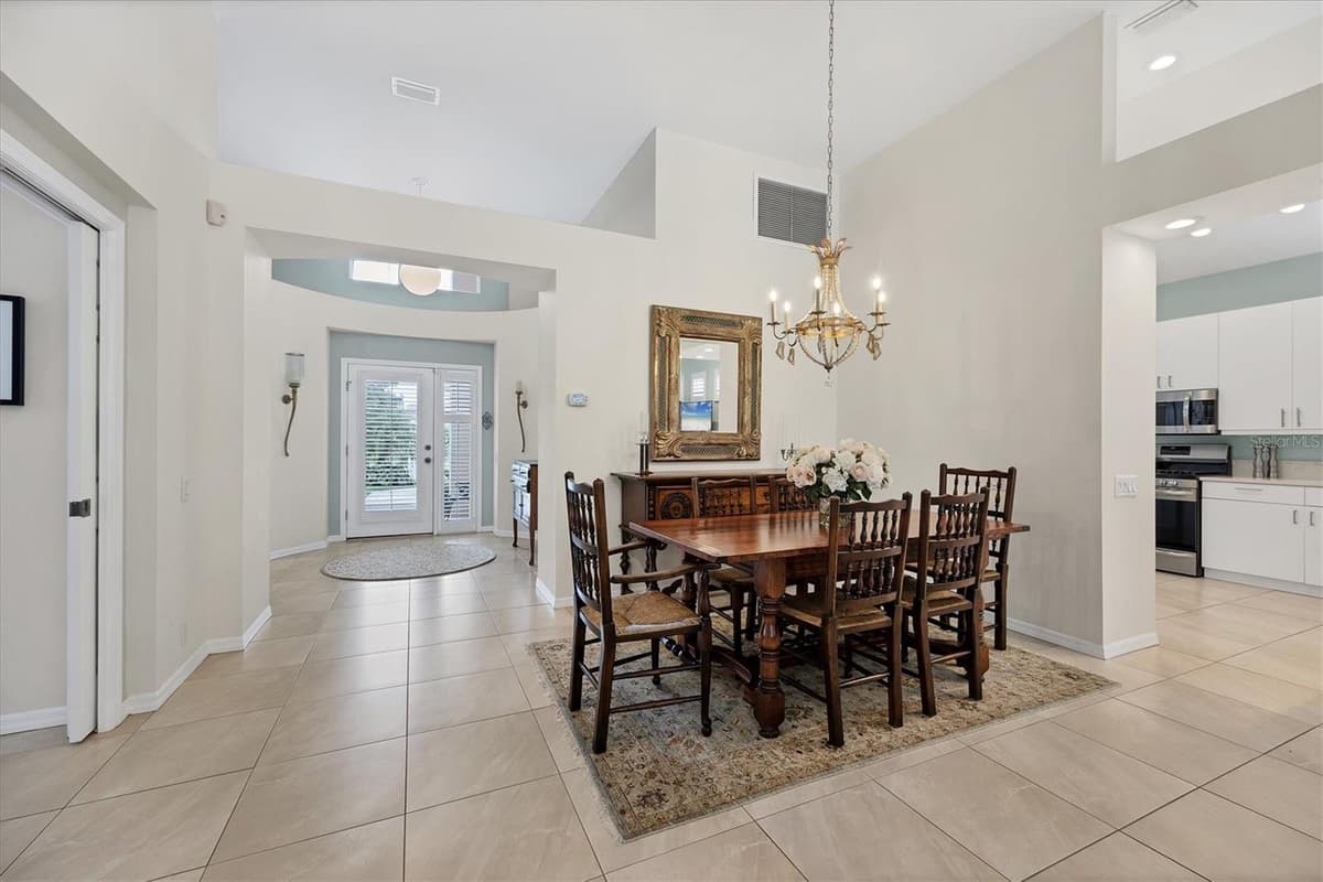 7916 HAMPTON COURT — photo 16 of 65