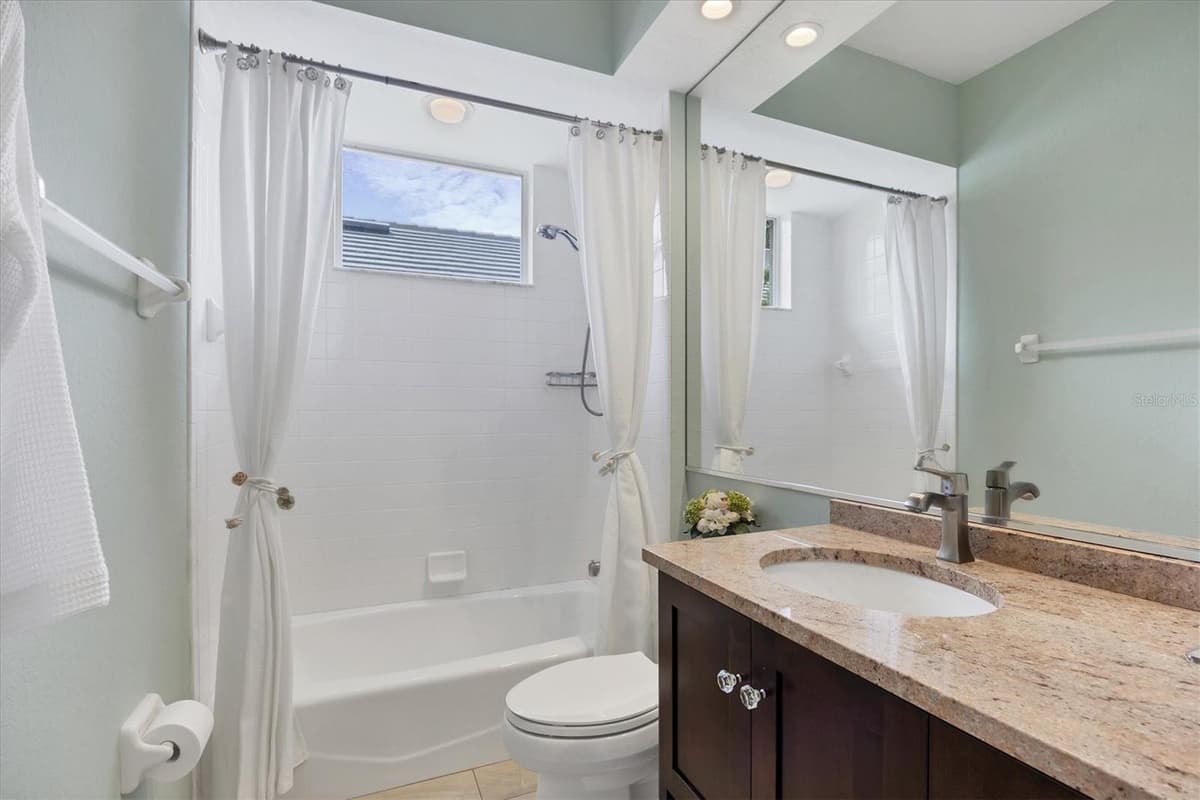 7916 HAMPTON COURT — photo 27 of 65