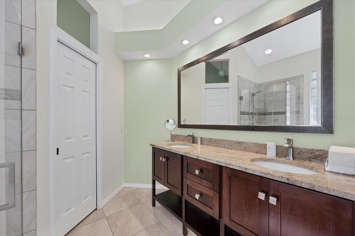 7916 HAMPTON COURT — photo 23 of 65