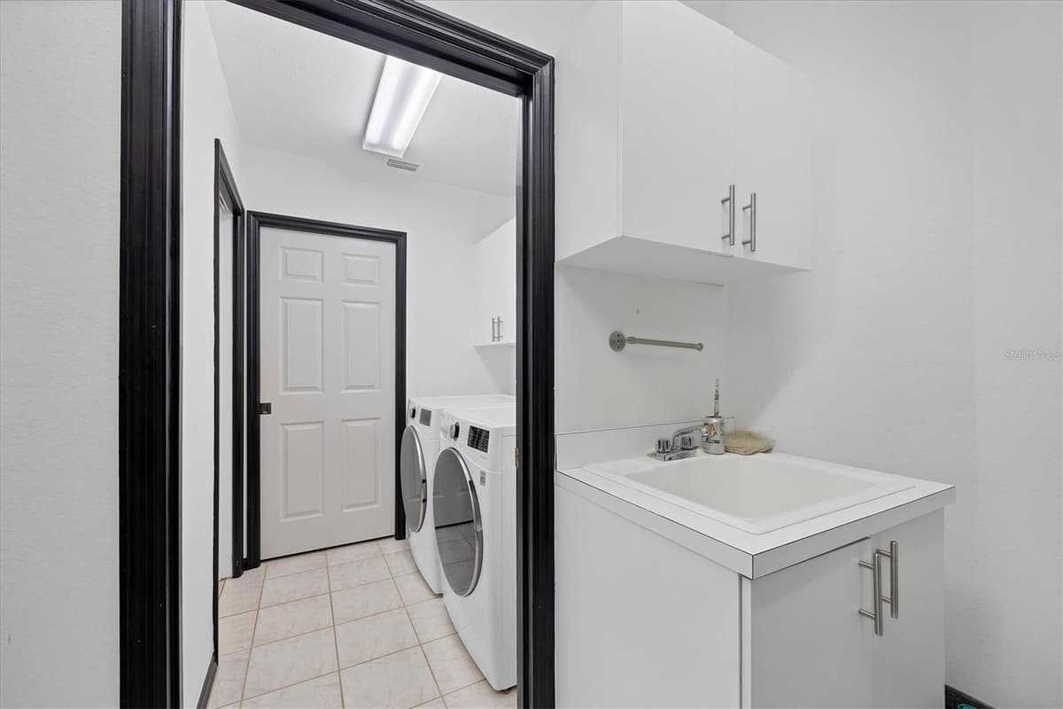 7916 HAMPTON COURT — photo 30 of 65