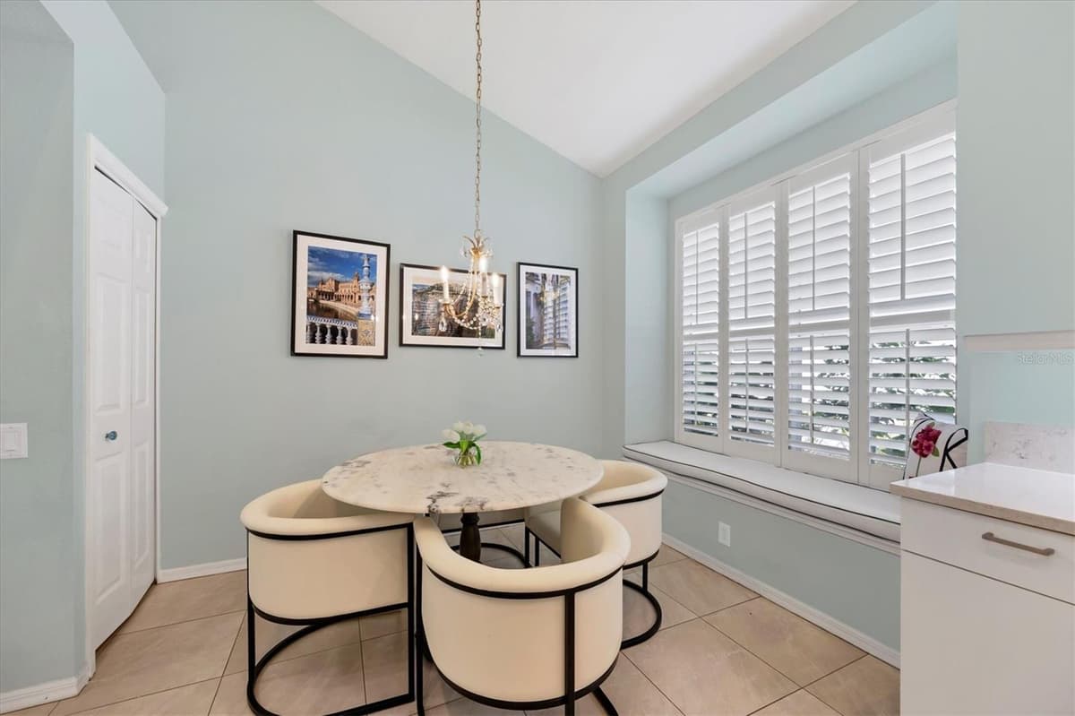 7916 HAMPTON COURT — photo 15 of 65