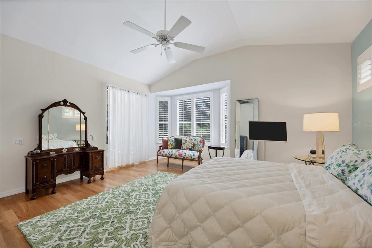 7916 HAMPTON COURT — photo 20 of 65
