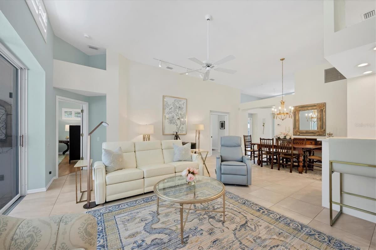 7916 HAMPTON COURT — photo 10 of 65