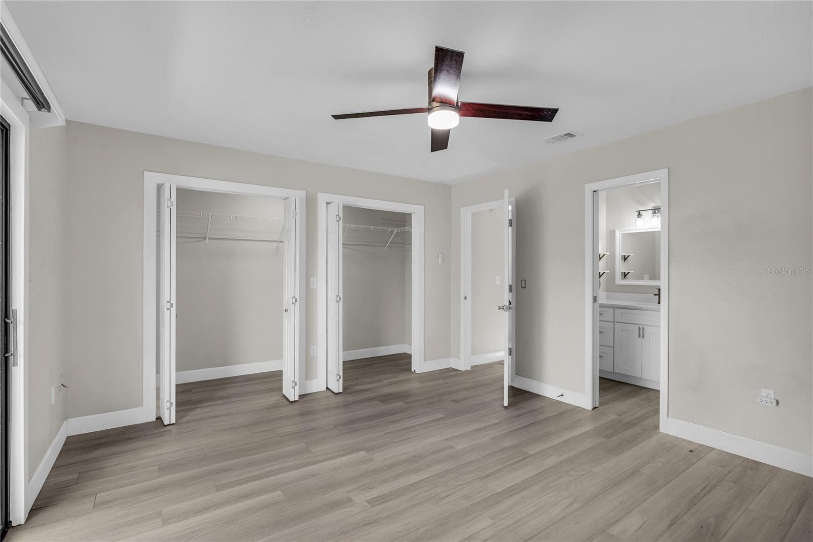 189 OAK LANE — photo 13 of 35