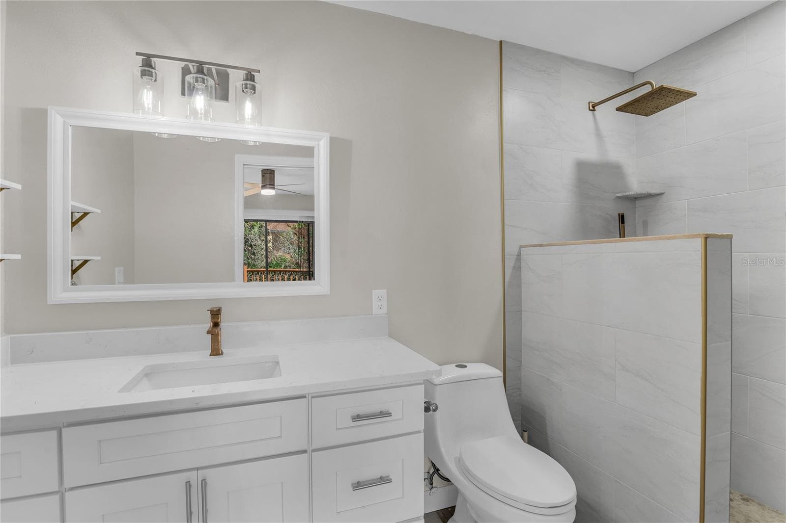 189 OAK LANE — photo 16 of 35