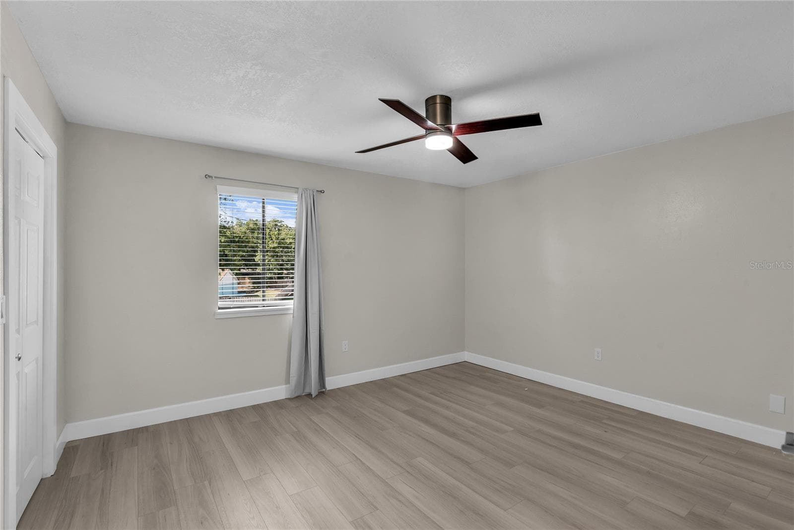 189 OAK LANE — photo 20 of 35