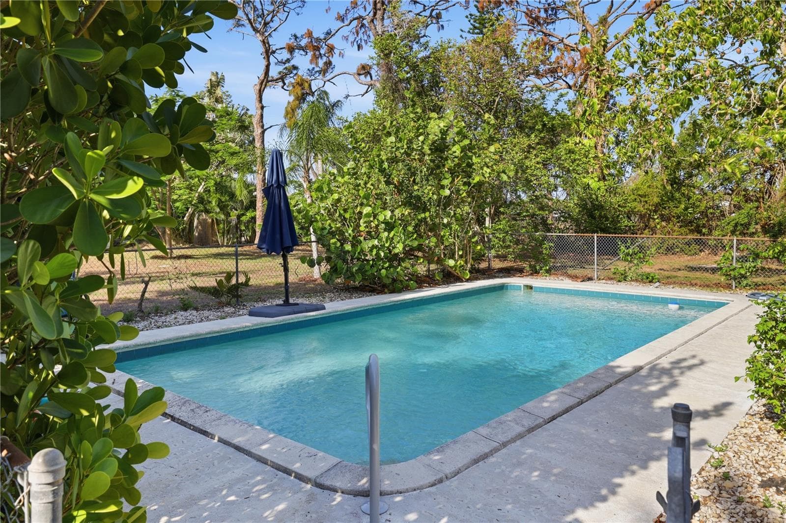 1620 MANOR ROAD — photo 4 of 69