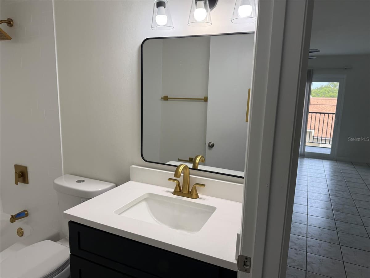 238 CHANDLER STREET — photo 5 of 11