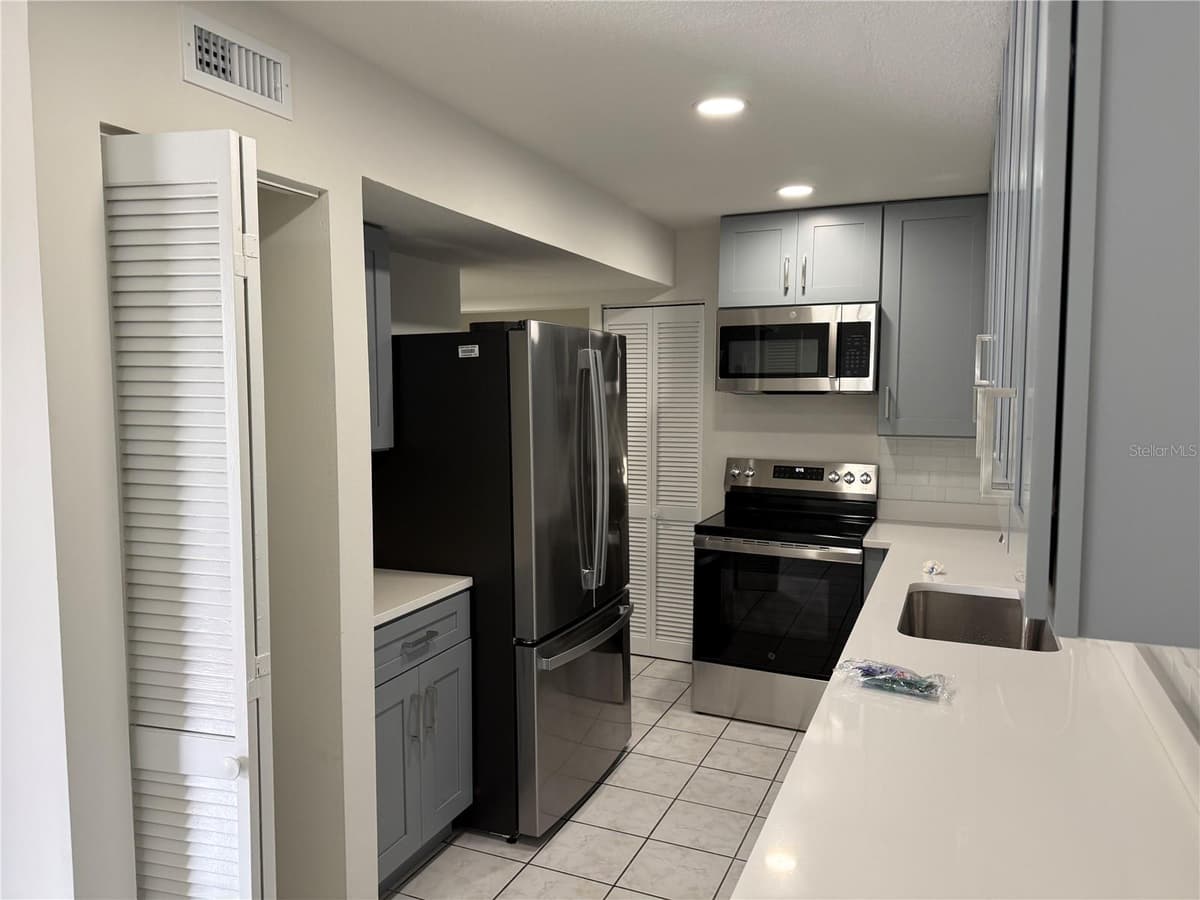 238 CHANDLER STREET — photo 3 of 11