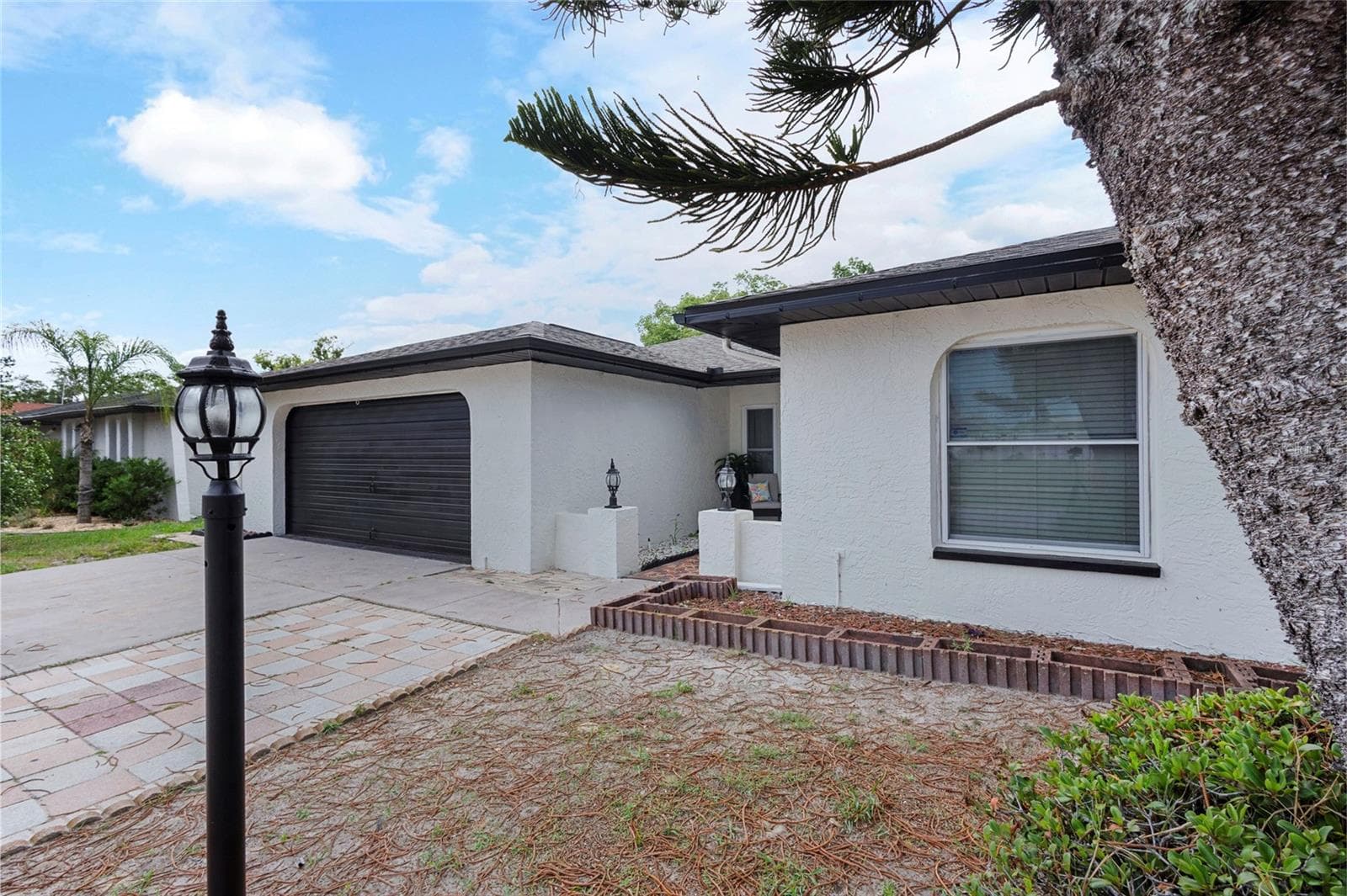 10951 PEPPERTREE LN — photo 9 of 40