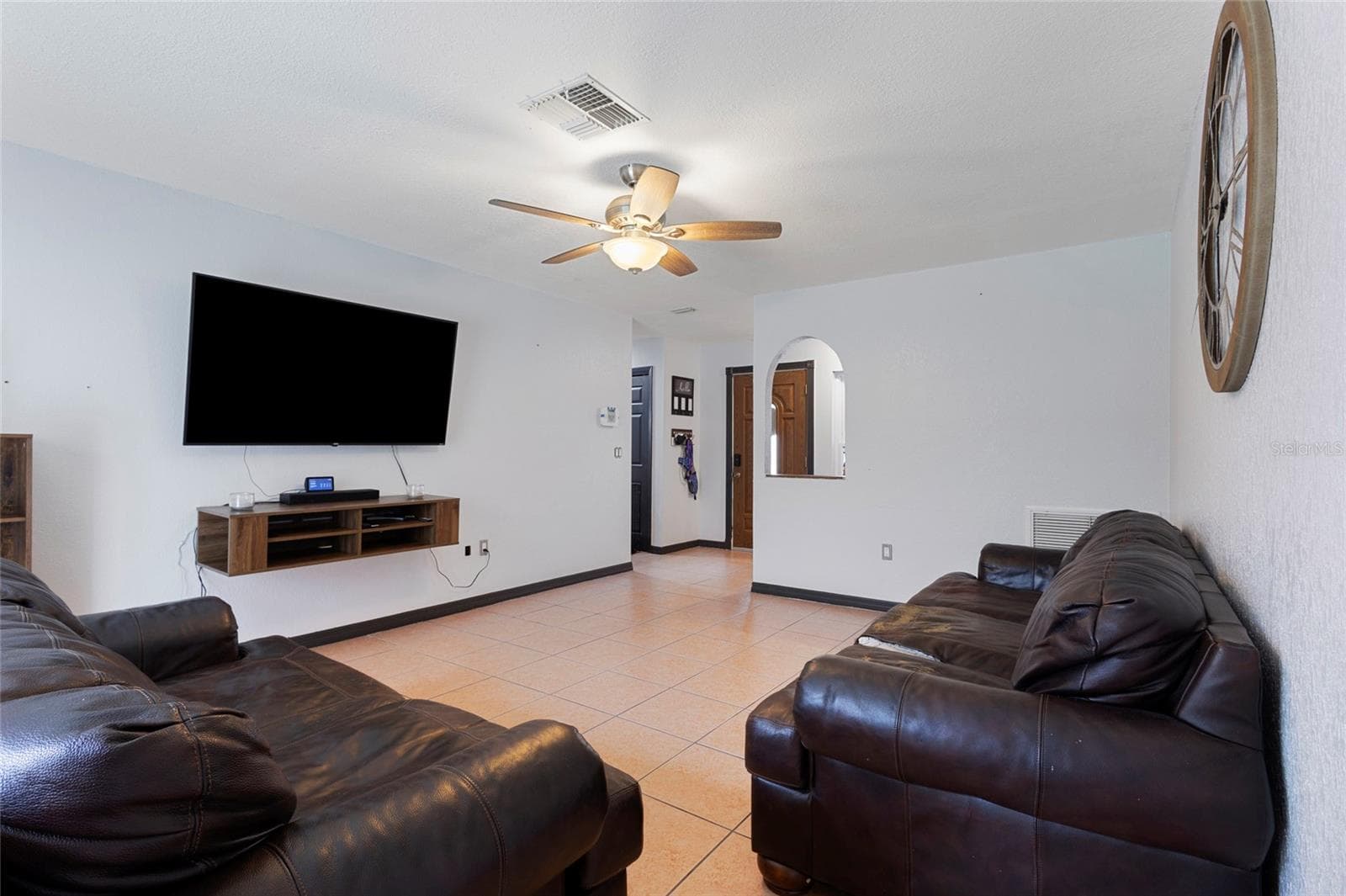10951 PEPPERTREE LN — photo 15 of 40
