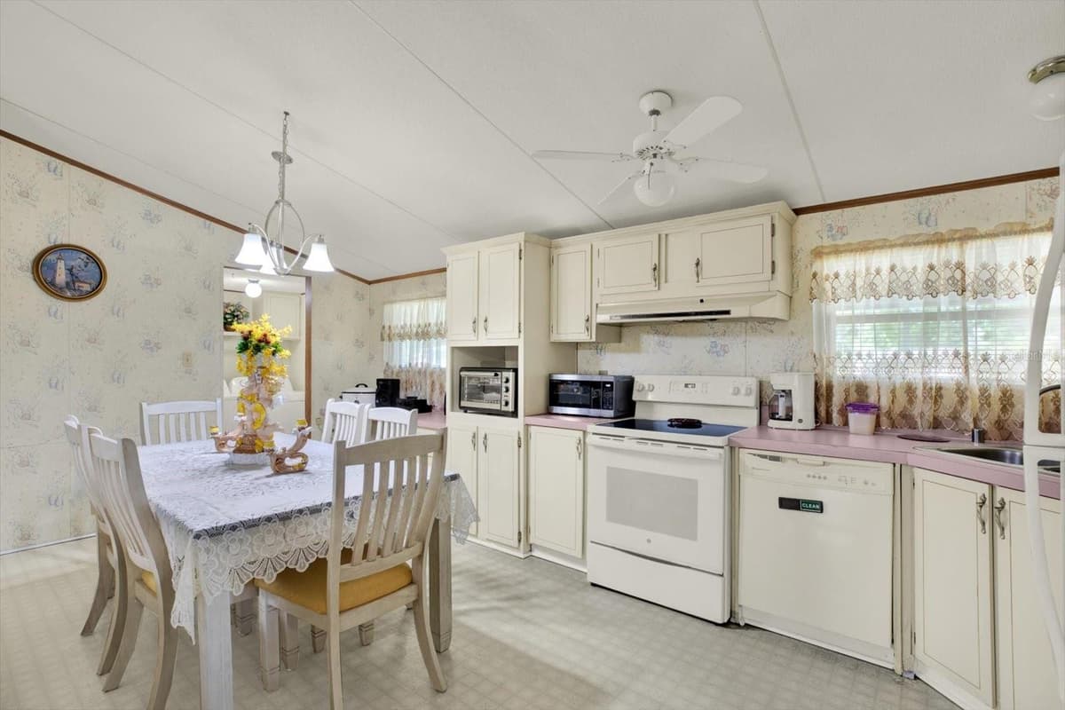 1424 CROSS BOW LANE — photo 4 of 19