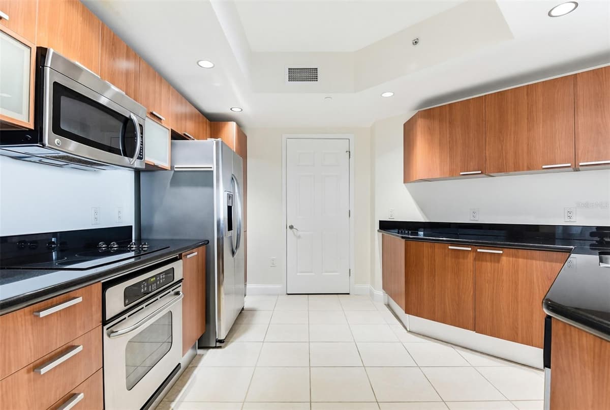 241 RIVERSIDE DRIVE — photo 12 of 50