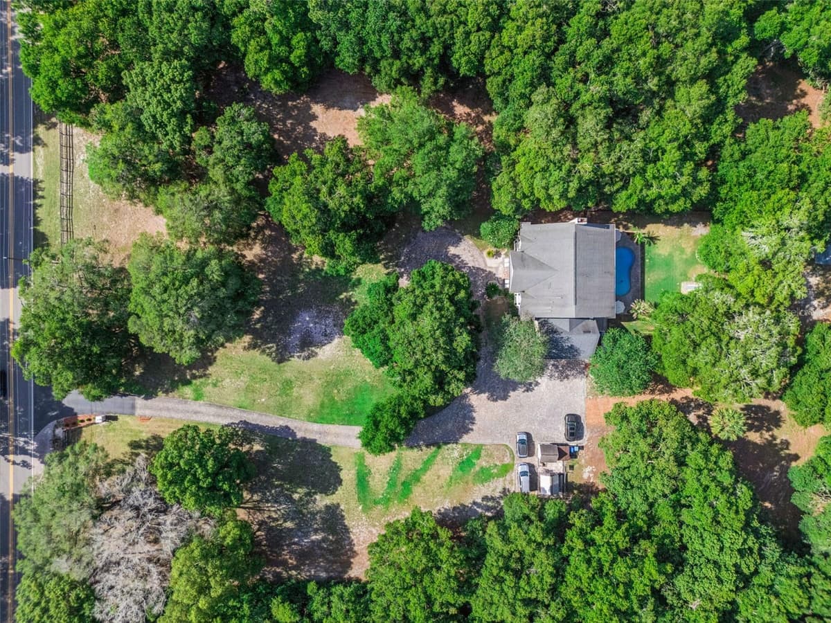 4275 ROUND LAKE ROAD — photo 4 of 65