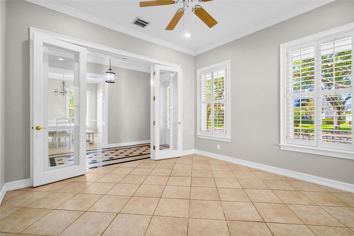 907 WESTPARK DRIVE — photo 6 of 48