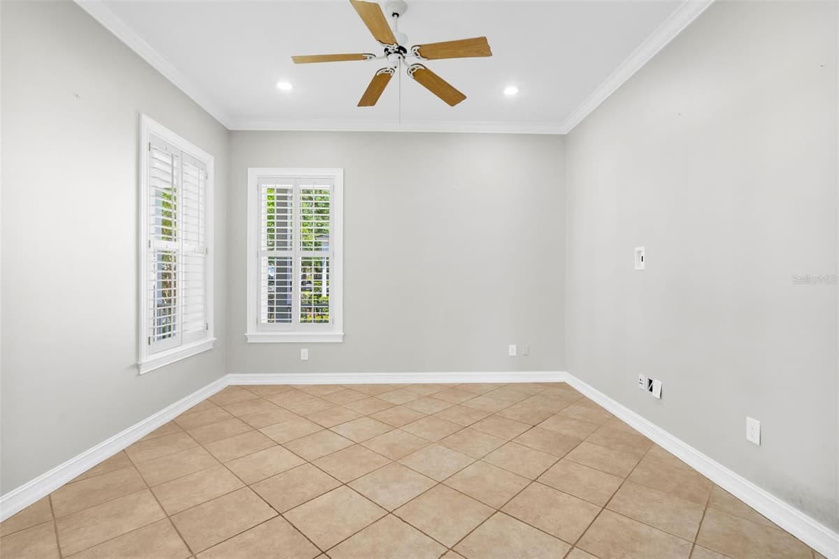 907 WESTPARK DRIVE — photo 7 of 48