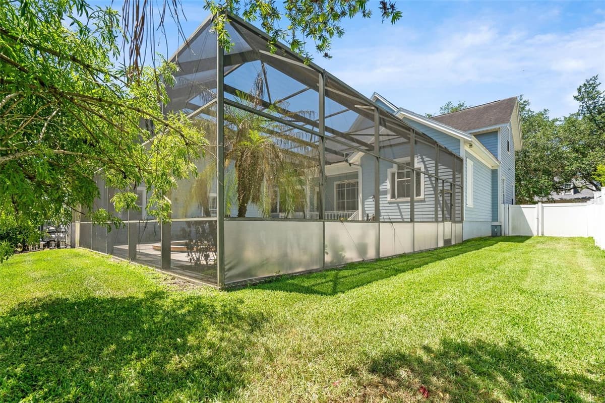 907 WESTPARK DRIVE — photo 41 of 48