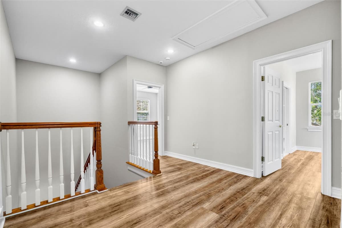 907 WESTPARK DRIVE — photo 24 of 48