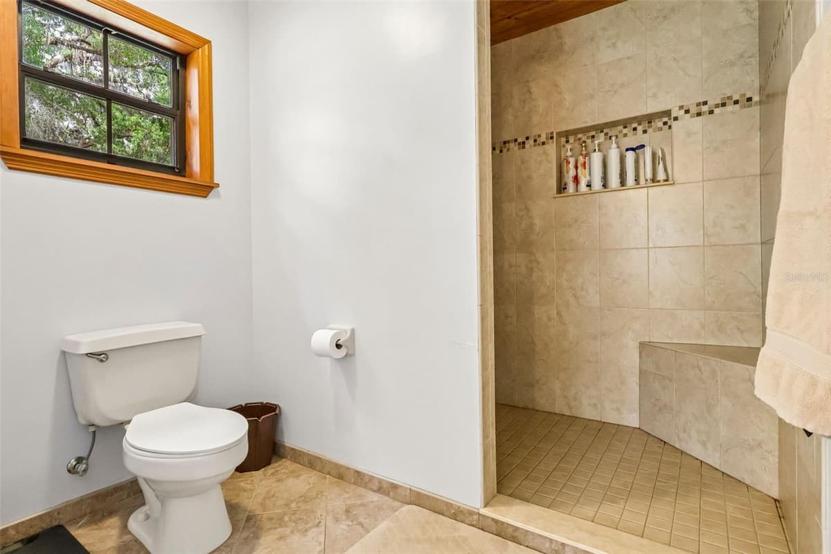 2685 CR 564 — photo 27 of 82