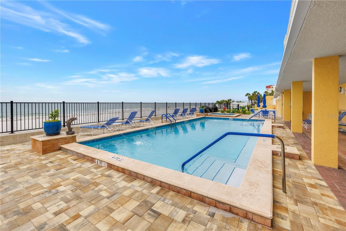 16750 GULF BOULEVARD — photo 36 of 69