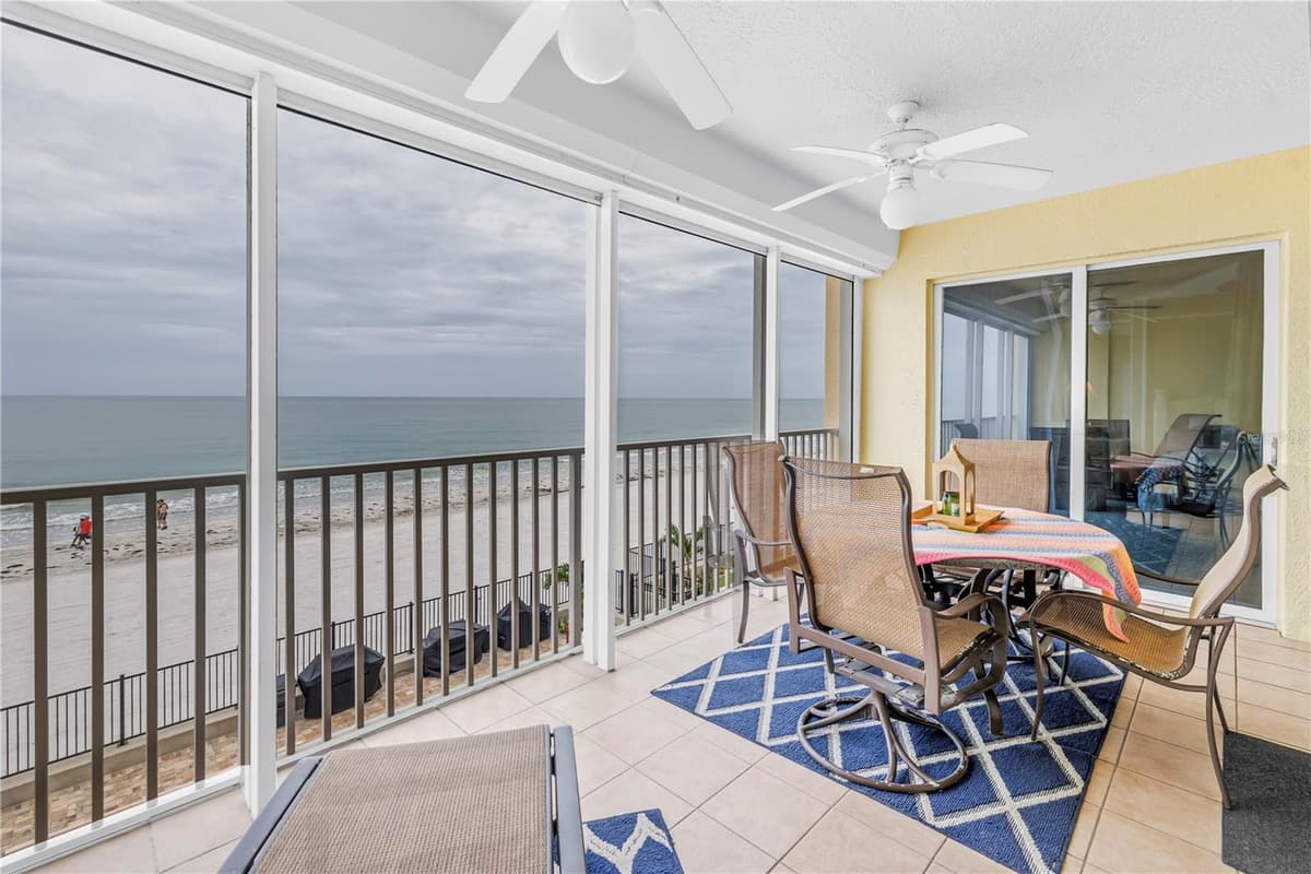 16750 GULF BOULEVARD — photo 31 of 69