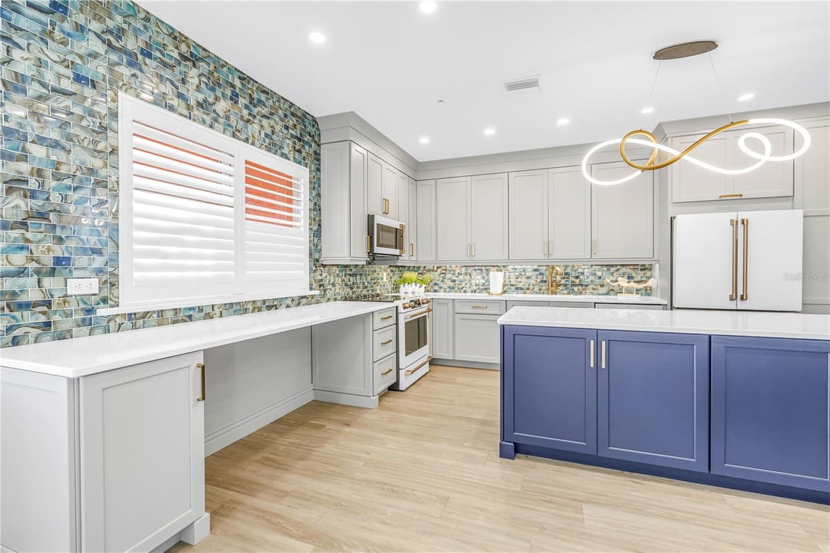 16750 GULF BOULEVARD — photo 48 of 69