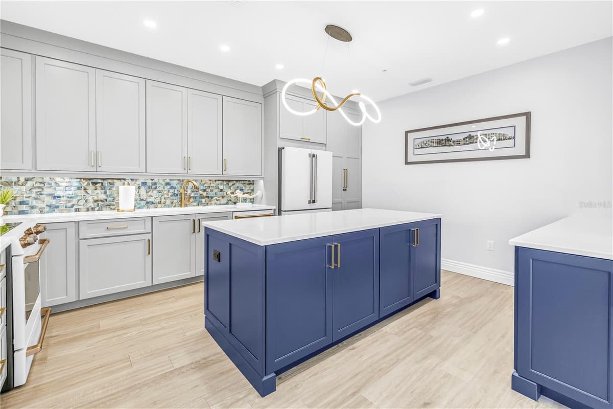 16750 GULF BOULEVARD — photo 49 of 69