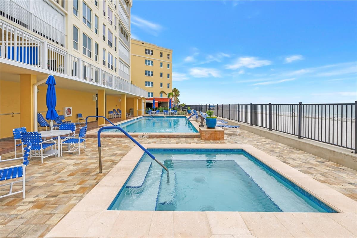 16750 GULF BOULEVARD — photo 40 of 69