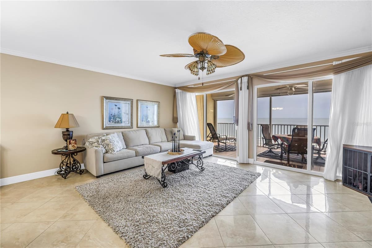 16750 GULF BOULEVARD — photo 14 of 69