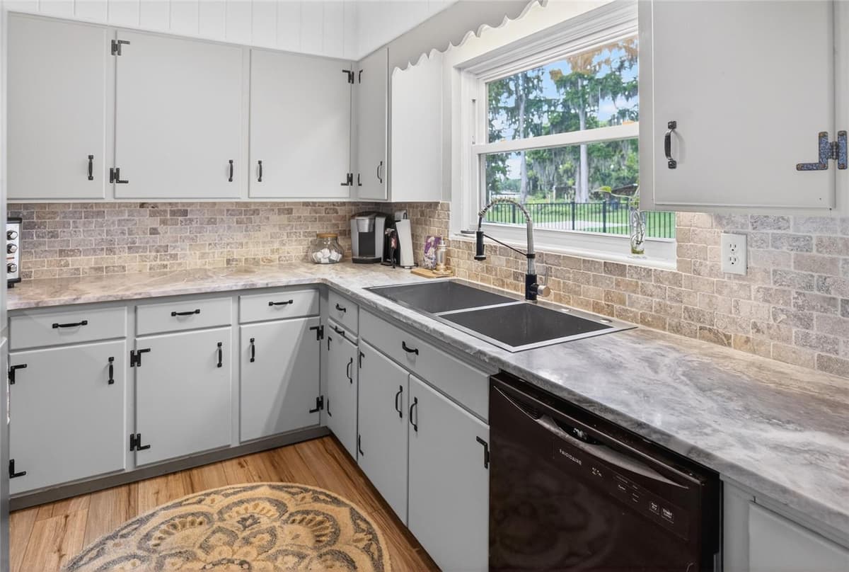 7588 CRESCENT LOOP — photo 3 of 40
