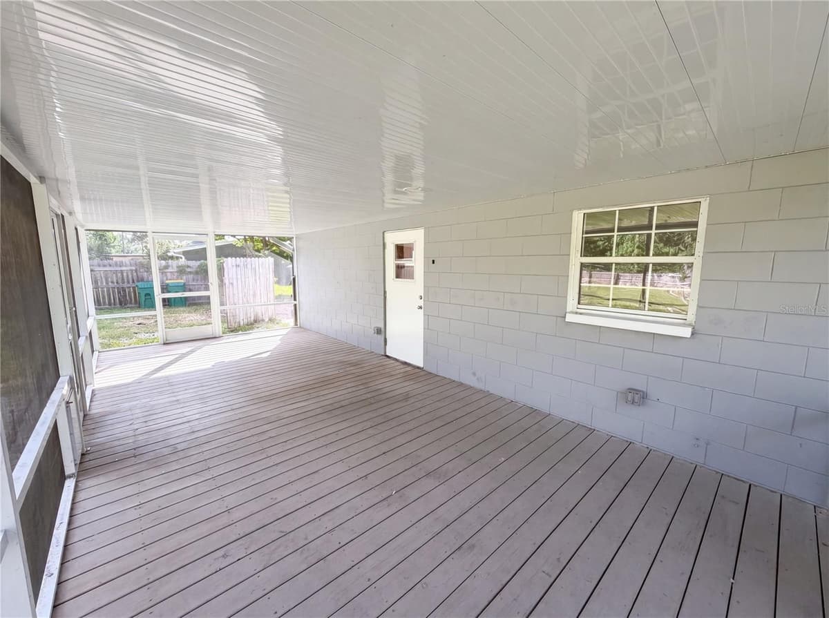 1057 LAKEMOOR BOULEVARD — photo 26 of 30