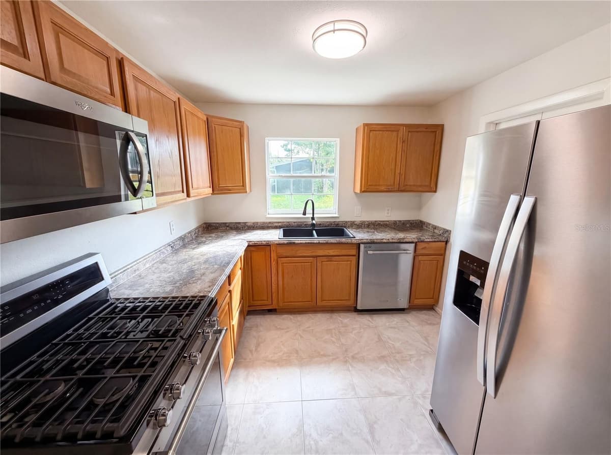 1057 LAKEMOOR BOULEVARD — photo 5 of 30